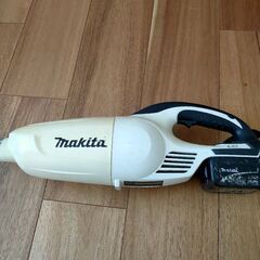 マキタ掃除機＆充電器の画像