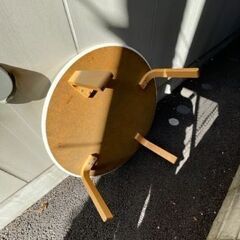 備品）　大体のサイズ高さ５０ｃｍ　円卓は直径１ｍぐらいの白いロー...
