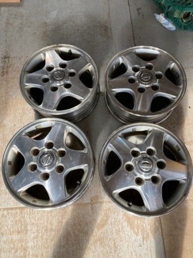 キャラバン　純正　アルミホイール