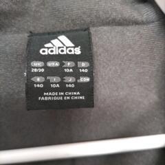 adidas　スポーツウェア上着　サイズ140の画像