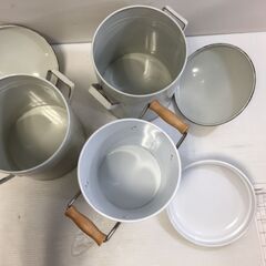 ○【3個セット】蓋付き 小物入れボックス box 円形取っ手付き ホワイト 造花挿し インテリア アンティーク 雑貨 訳あり 未使用保管品 (NF231108) 515-9の画像