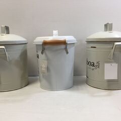 ○【3個セット】蓋付き 小物入れボックス box 円形取っ手付き ホワイト 造花挿し インテリア アンティーク 雑貨 訳あり 未使用保管品 (NF231108) 515-9の画像
