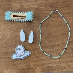 ぐでたま　ワッペン　　ミルクボタン　ビーズネックレス　ヘアピンの画像