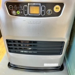 ⭐️人気⭐️ 2018年製 TOYOTOMIトヨトミ石油ファンヒ...