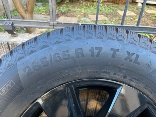 ランドクルーザープラド　スタッドレス265/65R17 ホイール付き4本セット