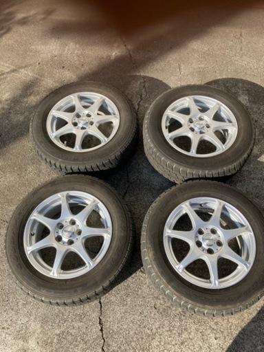 スタッドレスタイヤ　195-65R-15