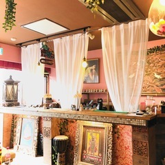 働く自分を大切にする環境で、アジアンテイストのバリニーズオイルリンパやタイ古式マッサージを中心に提供するリラクゼーションサロン勤務をしませんか。お疲れのお客さまのお身体と気持ちをゆったりと癒すお仕事です。の画像