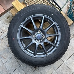 お値下げしました。195/65R16ダンロップスタッドレスタイヤ...