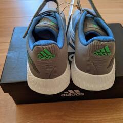 定価4400円　新品未使用アディダスadidas　スニーカー　19.5cmの画像