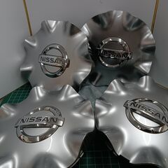 日産J50スカイラインクロスオーバー純正ホイールセンターキャップ...