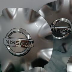 日産J50スカイラインクロスオーバー純正ホイールセンターキャップ4枚セットの画像