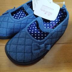 値下げ 新品 トイザらス リボンつきシューズ ２足セットの画像