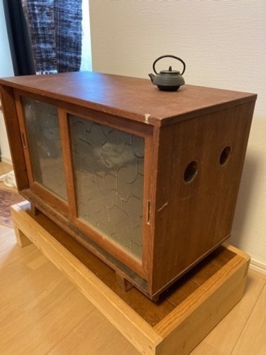 レトロな棚