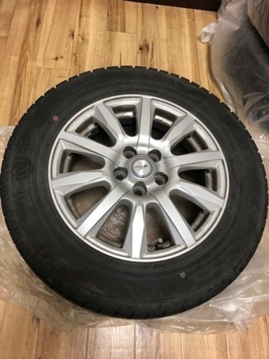 【受け渡し予定者決定】DUNLOPスタッドレスタイヤ（ホイールセット）