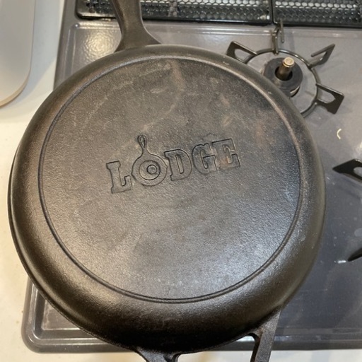 ロッヂ　ダッヂオーブン　キャンプ　フライパンにも