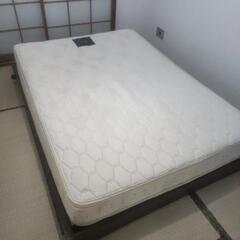 ベッド・マットレス及びフレーム