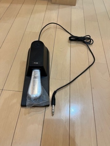 YAMAHA P-125b スタンド ペダル付き(本体の箱無し)