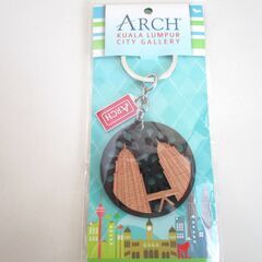 クアラルンプール　 キーホルダー　木工細工の画像