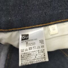 GUジーンズ　サイズ２８インチの画像