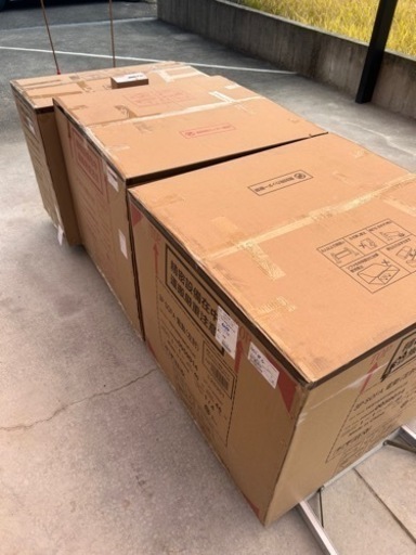 定価148500円の半額以下。電動リクライニングソファ　新品　