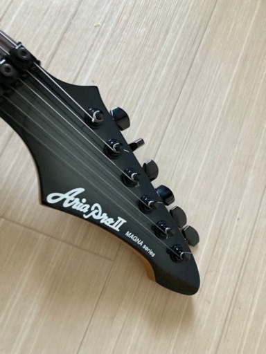 ギター？ベース？