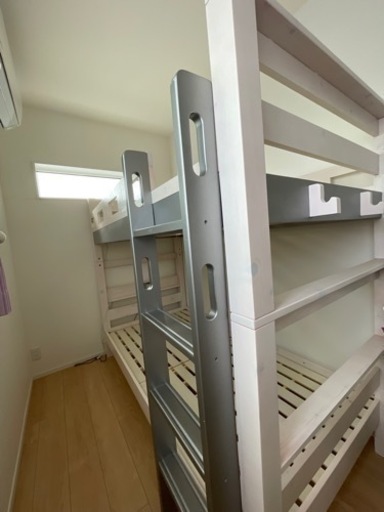 【決まりました】二段ベッド ホワイト・グレー　ヘッドライト付き