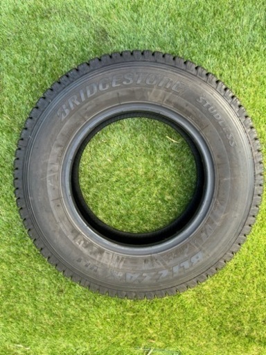 ブリジストン スタッドレスタイヤ 13インチ バリ山 今年の冬大活躍⛄️