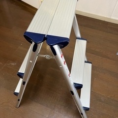 ✳︎受渡予定者決定✳︎差し上げます: 脚立　軽量アルミ脚立