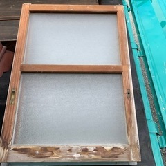 建具　小窓　2セットあります