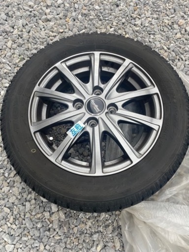 スタッドレス4本　受け渡し者決まりました