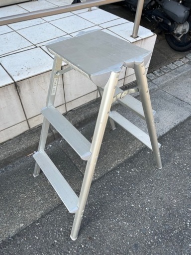 脚立　ハシゴ高さ80㎝