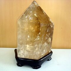☆スモーキークォーツ 六角柱 煙水晶 幅250mm 奥行210mm 高さ330mm 質量約20Kg 台座付き パワーストーン 浄化 開運 札幌 北20条店の画像