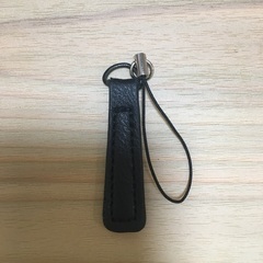 メンズっぽい⁇携帯革製ストラップ