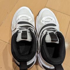バッシュ　バスケットシューズ　ジュニア　ナイキ