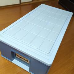 【決まりました】　新品タオル　大きさ色々未選別　長期自宅保管　おそらく３８枚と収納BOXの画像