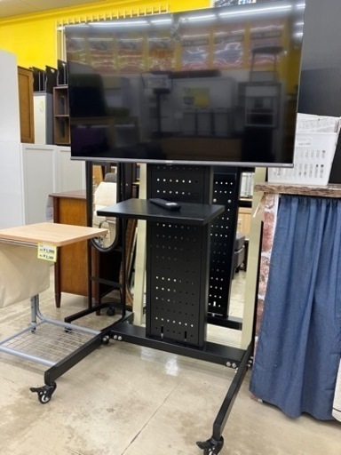 Hisense?テレビ台もセット♪?43型液状テレビ　575