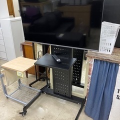 Hisense💛テレビ台もセット♪💛43型液状テレビ　575