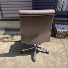 P0428 ITOKI イトーキ オフィスチェア JOFA602 KWK-555LE-H14 事務用 椅子 デスクチェア 会議室 革製の画像