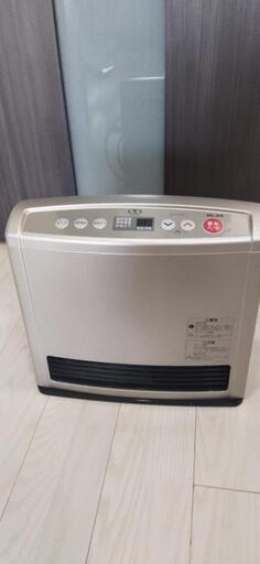 最終値下げ!美品!リンナイガスファンヒータ、ガスホース2m付き