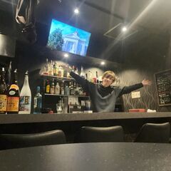 🍸20代,30代中心のBARでのスタッフの募集!!【週１勤務から可能(金、土)】BAR・カラオケ・ゲーム好きにおすすめの画像