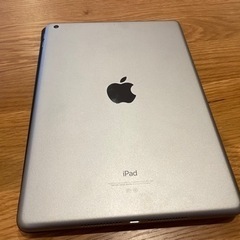 iPad  WIFI 128GB A1822 おまけつきの画像