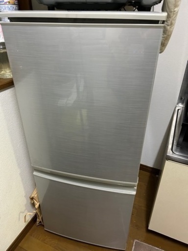 [受け渡し決まりました]【SHAPP】シャープ ノンフロン冷凍冷蔵庫 容量137L 冷凍室46L 冷蔵室91L SJ-D14A-S 2014年製