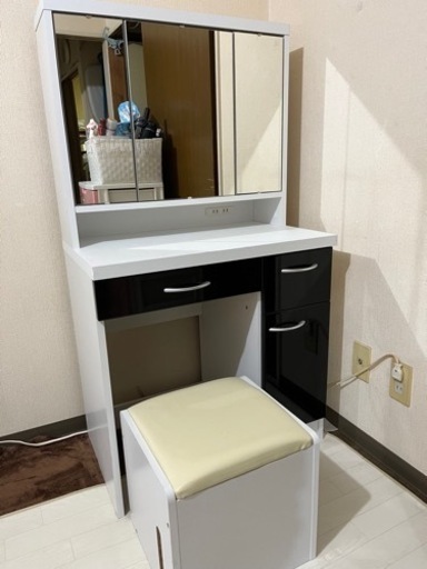 ドレッサー、椅子付き