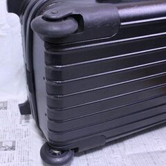 黒色　スーツケース　２ローラー式　３泊４日程度の画像