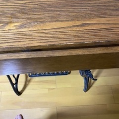 アンティーク　ミシン台の画像