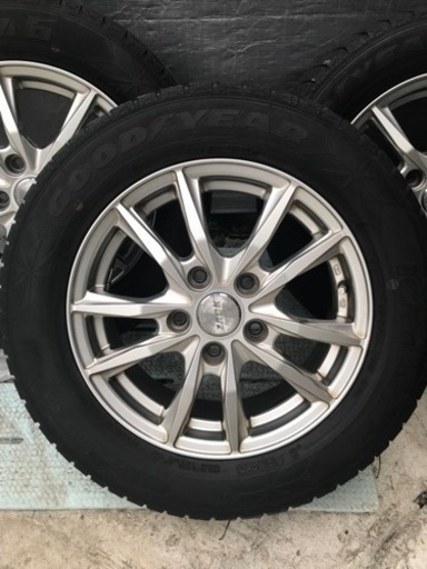 スタッドレスタイヤ　195-65-R15 グッドイヤー