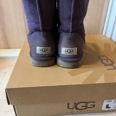 UGG クラッシックショートブーツの画像