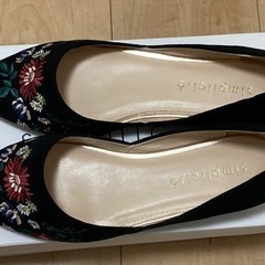 新品　刺繍パンプス　23.5cm