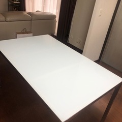 ガラスダイニングテーブル　