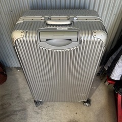 スーツケースの画像